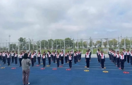 玩转大课间，华采娃嗨起来